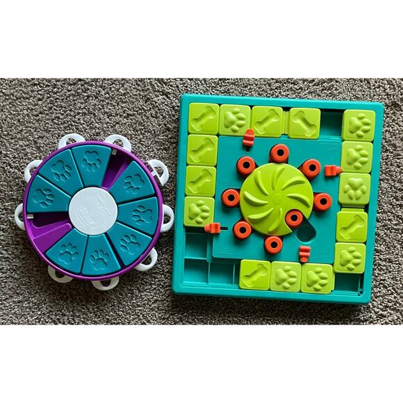 2 Dog Treat Puzzles Outward Hound Multipuzzle - Picture 1 of 6